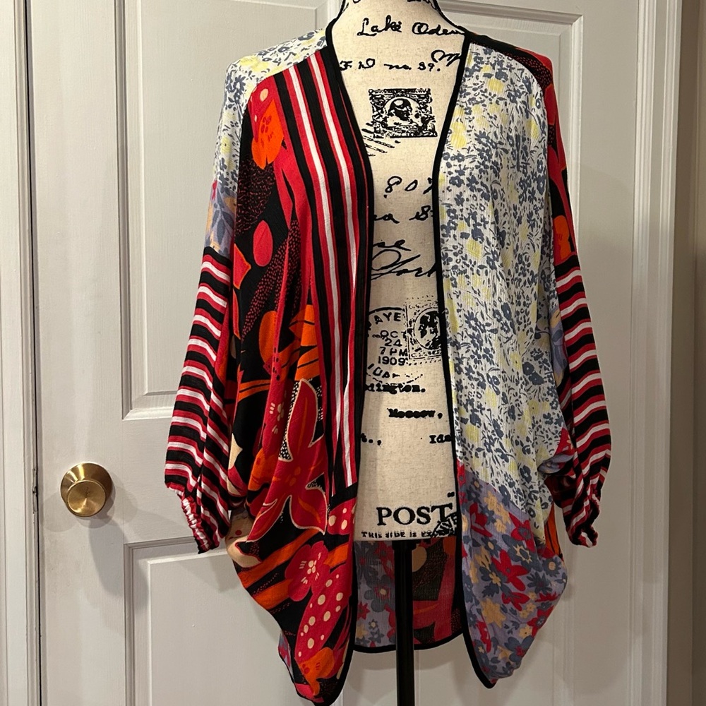 Anna & Ava Kimono Topper - Picture 7 of 12